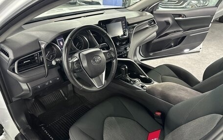 Toyota Camry, 2021 год, 2 975 000 рублей, 10 фотография