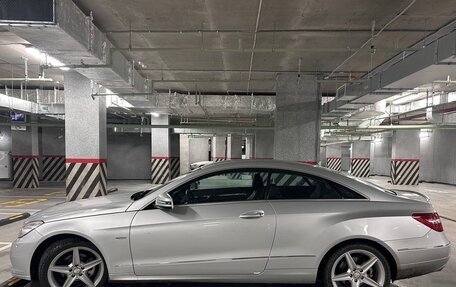 Mercedes-Benz E-Класс, 2011 год, 1 700 000 рублей, 3 фотография