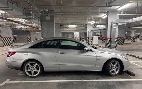 Mercedes-Benz E-Класс, 2011 год, 1 700 000 рублей, 7 фотография