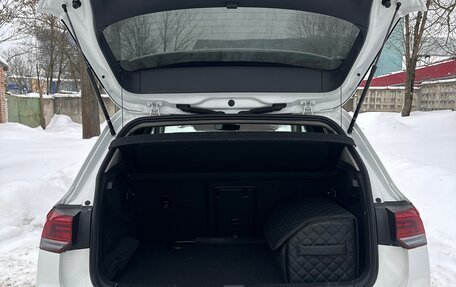 Volkswagen Golf VIII, 2022 год, 1 850 000 рублей, 8 фотография