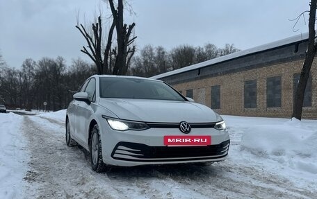 Volkswagen Golf VIII, 2022 год, 1 850 000 рублей, 2 фотография