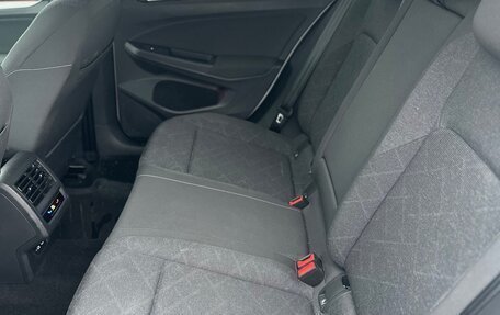 Volkswagen Golf VIII, 2022 год, 1 850 000 рублей, 10 фотография