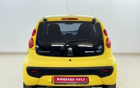 Peugeot 107 I рестайлинг, 2012 год, 450 000 рублей, 3 фотография