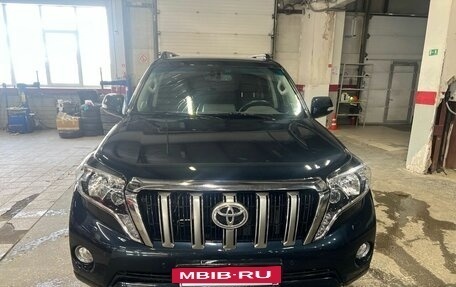 Toyota Land Cruiser Prado 150 рестайлинг 2, 2013 год, 3 703 000 рублей, 3 фотография