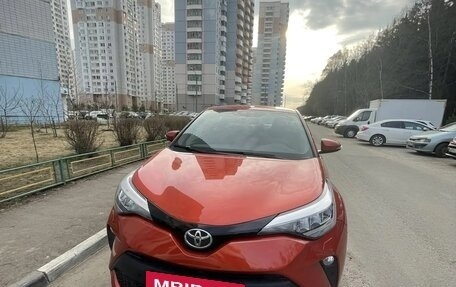Toyota C-HR I рестайлинг, 2020 год, 2 255 000 рублей, 20 фотография