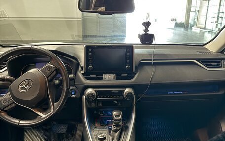 Toyota RAV4, 2020 год, 4 100 000 рублей, 6 фотография