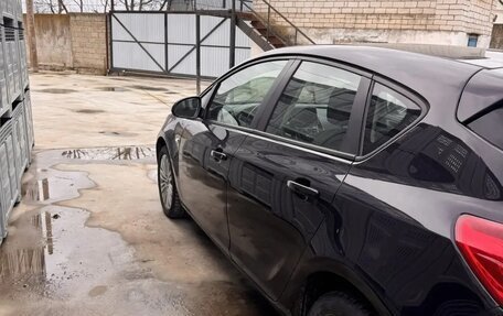 Opel Astra J, 2011 год, 610 000 рублей, 4 фотография