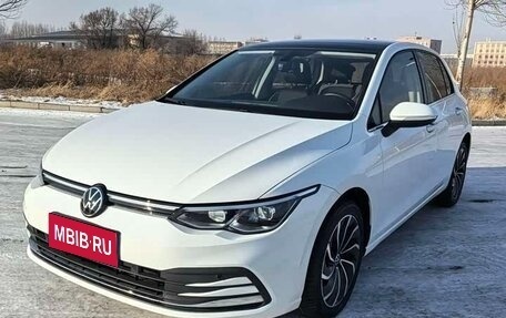 Volkswagen Golf VIII, 2023 год, 2 200 000 рублей, 1 фотография