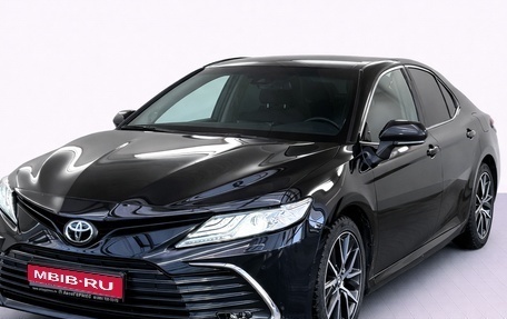 Toyota Camry, 2021 год, 3 600 000 рублей, 1 фотография