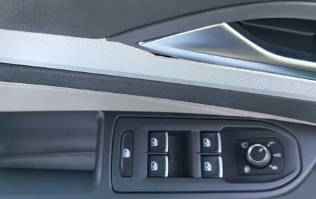 Volkswagen Golf VIII, 2023 год, 2 200 000 рублей, 10 фотография