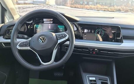 Volkswagen Golf VIII, 2023 год, 2 200 000 рублей, 13 фотография