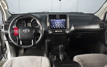 Toyota Land Cruiser Prado 150 рестайлинг 2, 2010 год, 2 586 000 рублей, 5 фотография