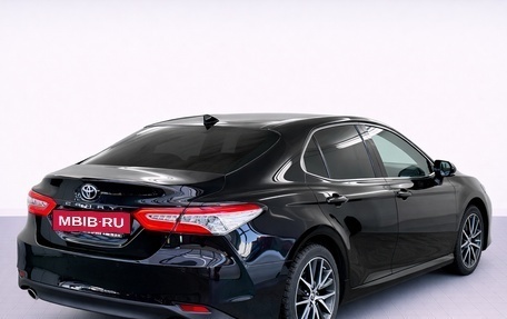 Toyota Camry, 2021 год, 3 600 000 рублей, 4 фотография
