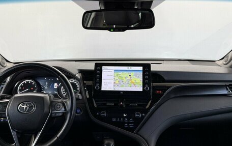 Toyota Camry, 2021 год, 3 600 000 рублей, 5 фотография