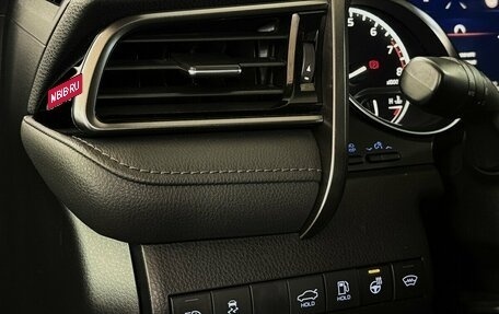 Toyota Camry, 2021 год, 3 600 000 рублей, 10 фотография