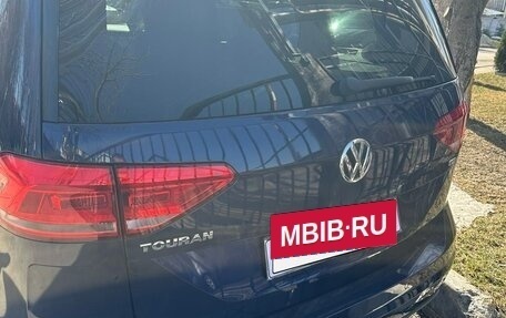 Volkswagen Touran III, 2017 год, 1 650 000 рублей, 3 фотография