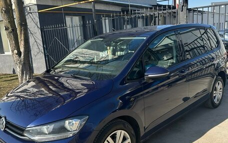 Volkswagen Touran III, 2017 год, 1 650 000 рублей, 4 фотография