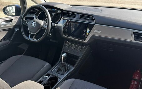 Volkswagen Touran III, 2017 год, 1 650 000 рублей, 5 фотография