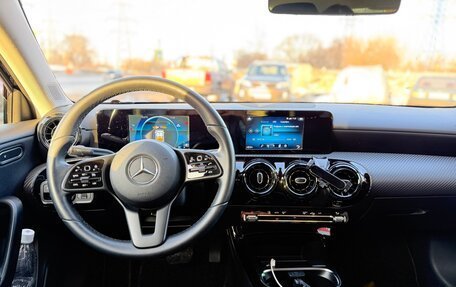 Mercedes-Benz A-Класс, 2019 год, 2 390 000 рублей, 9 фотография