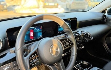 Mercedes-Benz A-Класс, 2019 год, 2 390 000 рублей, 11 фотография