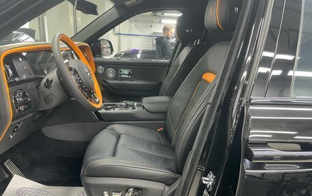 Rolls-Royce Cullinan, 2025 год, 75 000 000 рублей, 6 фотография