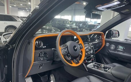 Rolls-Royce Cullinan, 2025 год, 75 000 000 рублей, 7 фотография