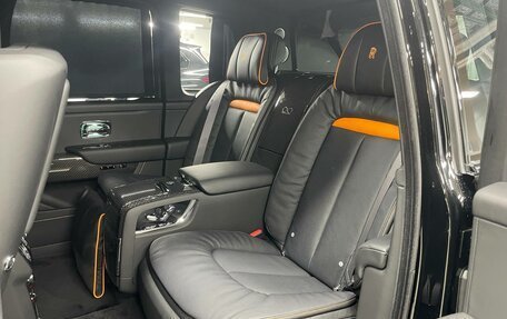 Rolls-Royce Cullinan, 2025 год, 75 000 000 рублей, 8 фотография