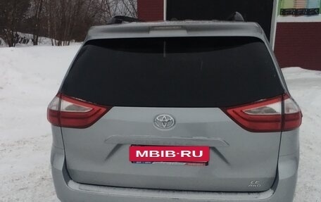 Toyota Sienna III, 2015 год, 3 200 000 рублей, 5 фотография