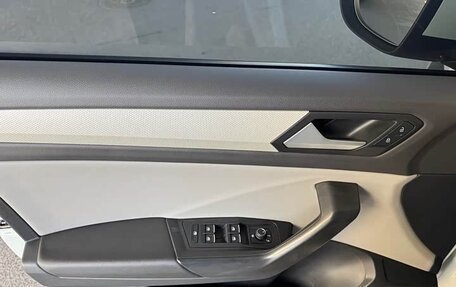 Volkswagen T-Roc I, 2023 год, 2 250 000 рублей, 14 фотография