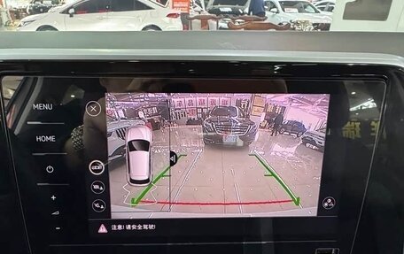 Volkswagen T-Roc I, 2023 год, 2 250 000 рублей, 10 фотография