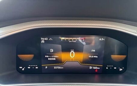 Volkswagen T-Roc I, 2023 год, 2 250 000 рублей, 8 фотография