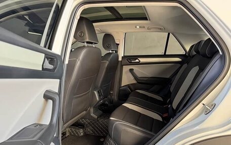 Volkswagen T-Roc I, 2023 год, 2 250 000 рублей, 12 фотография