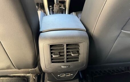 Volkswagen T-Roc I, 2023 год, 2 250 000 рублей, 18 фотография