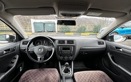 Volkswagen Jetta VI, 2014 год, 1 300 000 рублей, 15 фотография