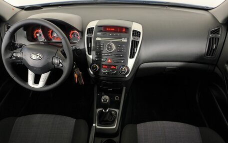 KIA cee'd I рестайлинг, 2010 год, 600 000 рублей, 13 фотография