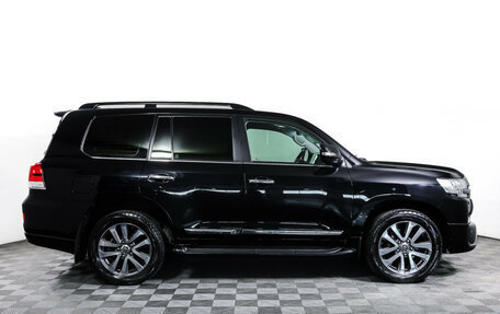 Toyota Land Cruiser 200, 2017 год, 6 690 000 рублей, 4 фотография