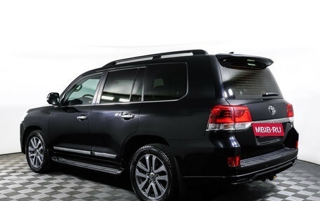 Toyota Land Cruiser 200, 2017 год, 6 690 000 рублей, 7 фотография