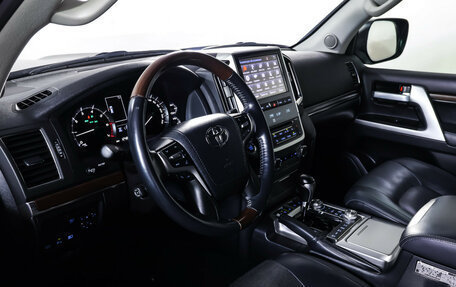 Toyota Land Cruiser 200, 2017 год, 6 690 000 рублей, 15 фотография