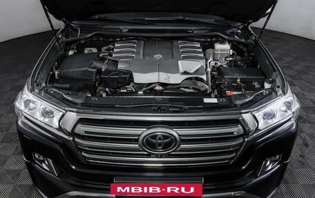 Toyota Land Cruiser 200, 2017 год, 6 690 000 рублей, 9 фотография