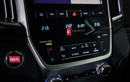 Toyota Land Cruiser 200, 2017 год, 6 690 000 рублей, 18 фотография
