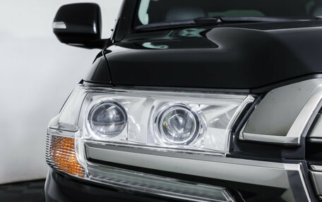 Toyota Land Cruiser 200, 2017 год, 6 690 000 рублей, 26 фотография