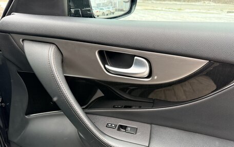 Infiniti QX70, 2014 год, 2 050 000 рублей, 25 фотография