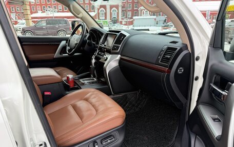 Toyota Land Cruiser 200, 2014 год, 3 990 000 рублей, 17 фотография