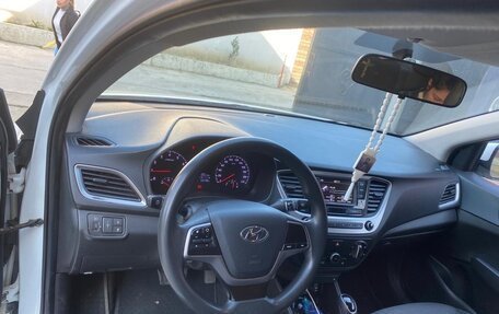 Hyundai Solaris II рестайлинг, 2018 год, 1 150 000 рублей, 5 фотография