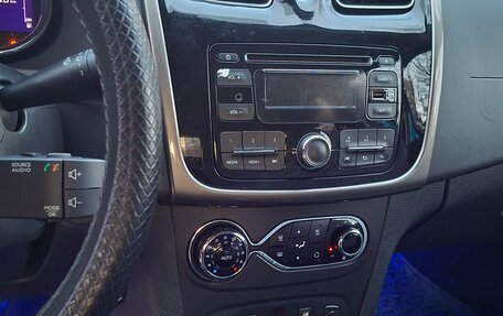 Renault Sandero II рестайлинг, 2015 год, 585 000 рублей, 12 фотография