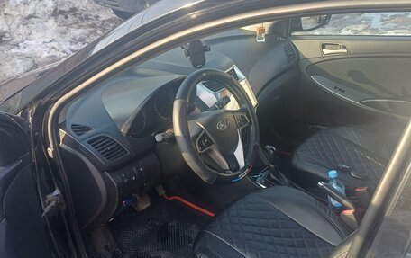 Hyundai Solaris II рестайлинг, 2014 год, 800 000 рублей, 3 фотография