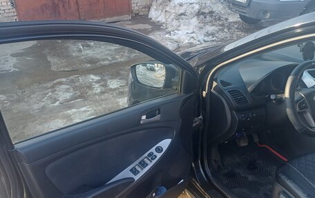 Hyundai Solaris II рестайлинг, 2014 год, 800 000 рублей, 4 фотография