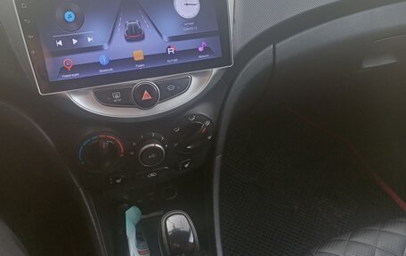 Hyundai Solaris II рестайлинг, 2014 год, 800 000 рублей, 12 фотография