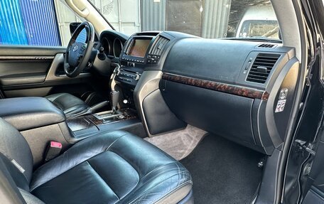 Toyota Land Cruiser 200, 2011 год, 3 400 000 рублей, 27 фотография