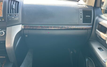 Toyota Land Cruiser 200, 2011 год, 3 400 000 рублей, 26 фотография